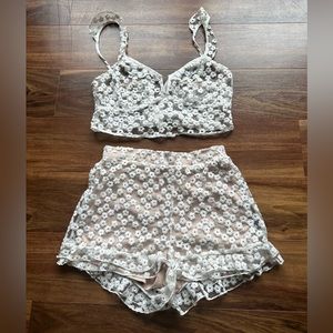 White and Neutral Floral Shorts and Top Set from Lulu’s, size small